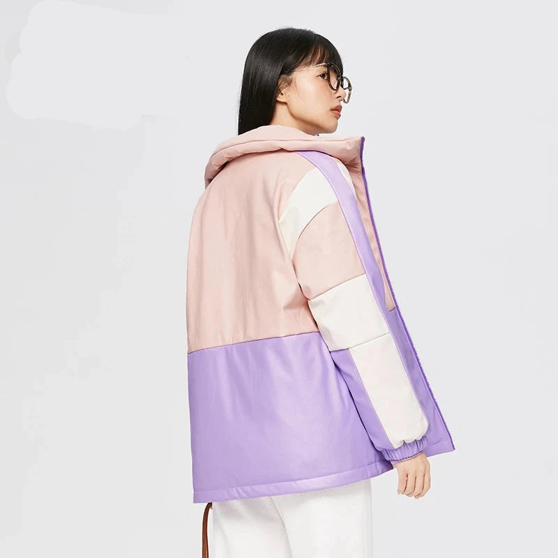 Parka d'hiver à capuche au design moderne