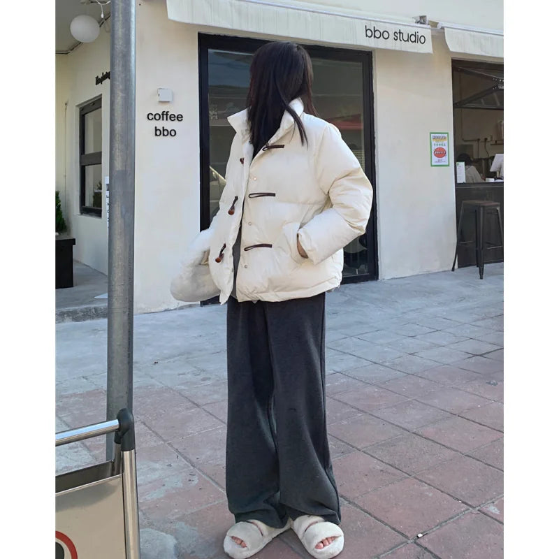 Parka avec fermeture à boucle en bois