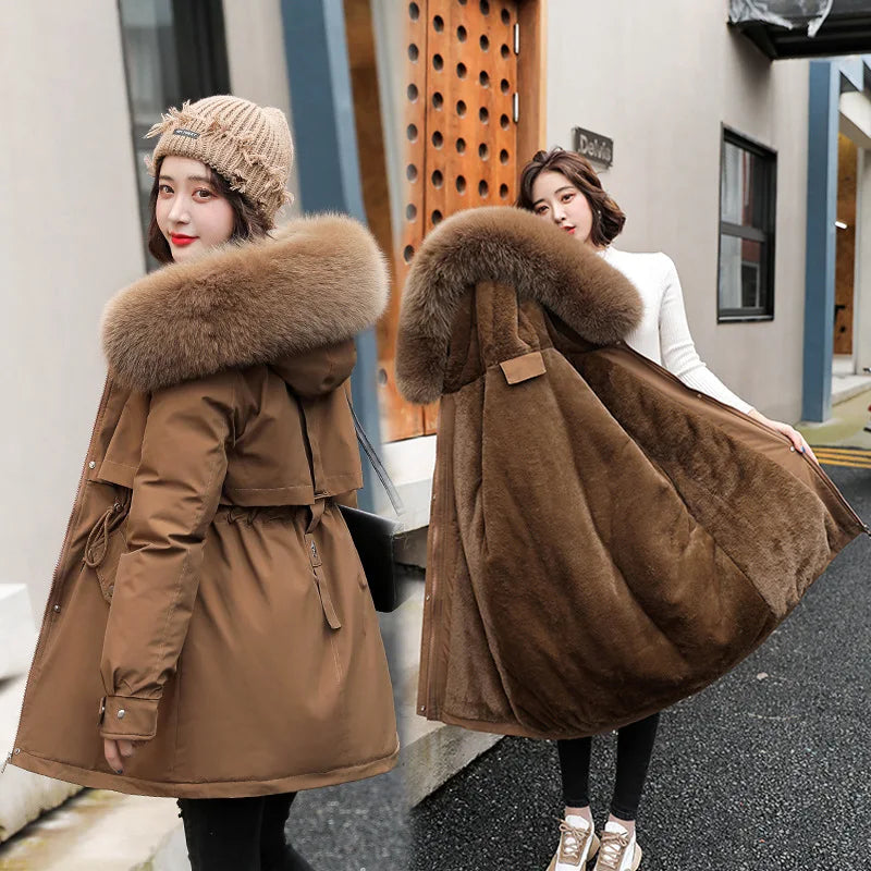 Parka d'hiver élégante avec fausse fourrure